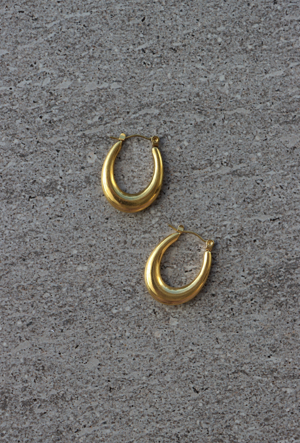 Blair oval Hoops