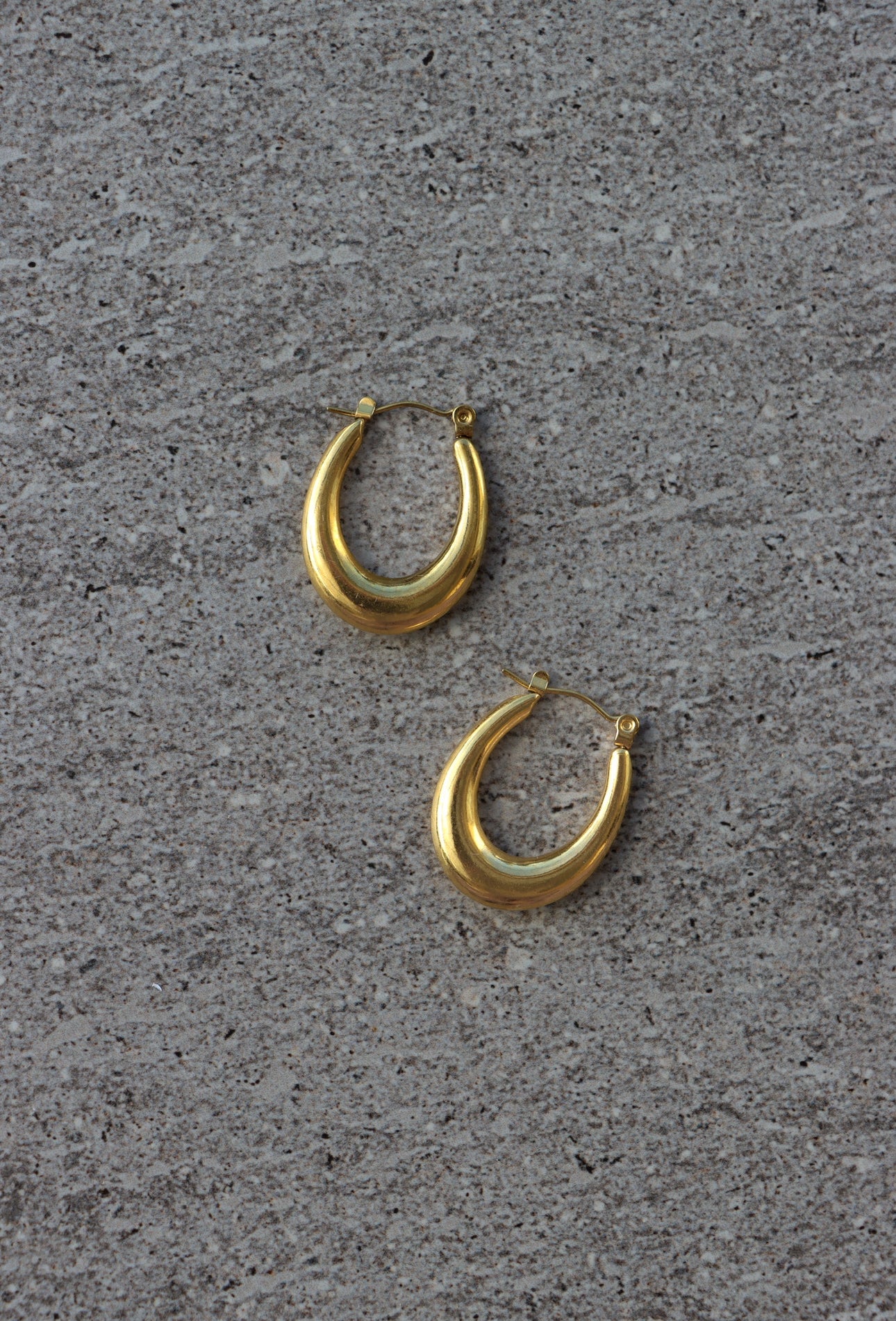 Blair oval Hoops